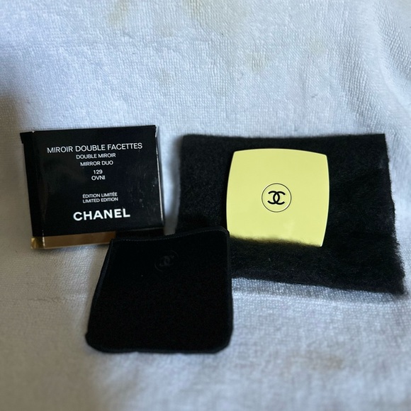 CHANEL Accessories - Chanel Yellow Miroir Double Facettes limited edition.